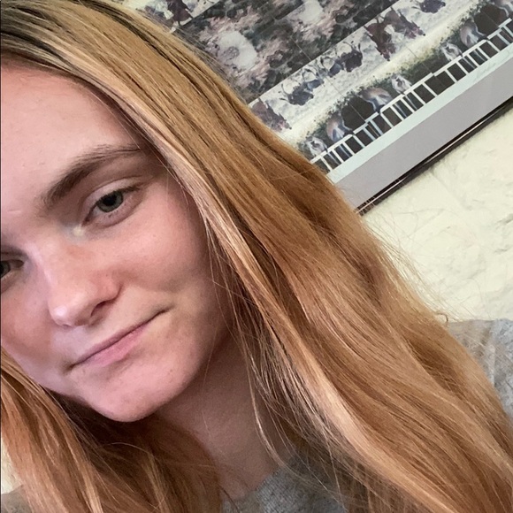 Meet your Posher, Ava - Picture 1 of 1